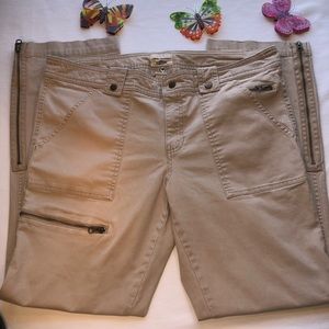 Old Navy Khaki Zippered Pants, Size 14, 98% Cotton, EUC, pet/smoke free home
